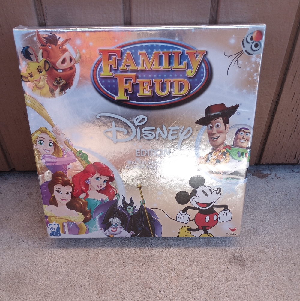 Disney Family Feud Edition - Colorful Character Fun